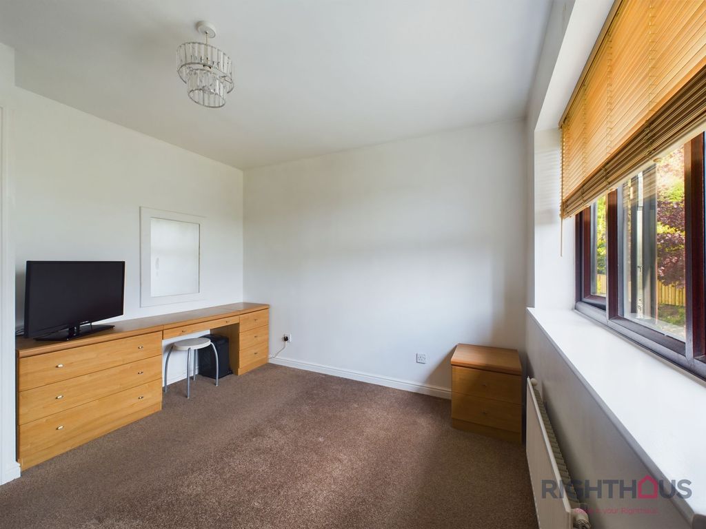 4 bed detached house for sale in Ash Croft, Bradford BD6, £320,000
