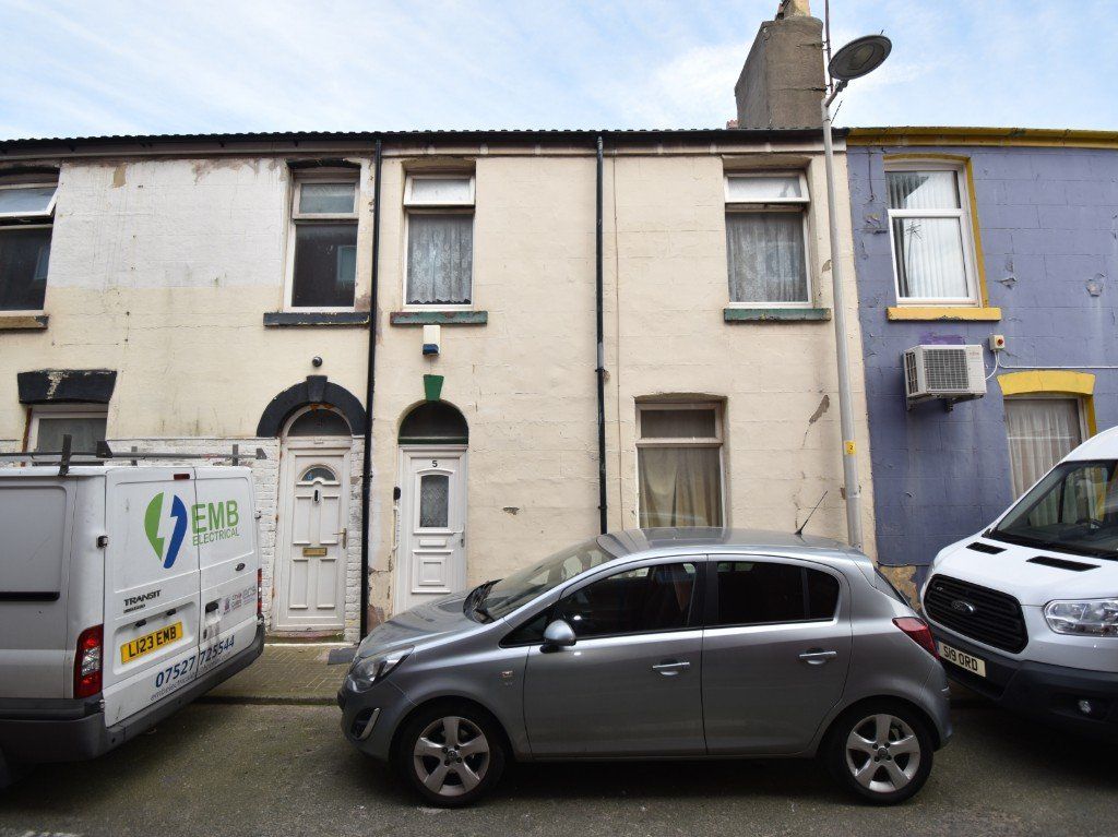 3 bed terraced house for sale in Bickerstaffe Street, Blackpool FY1, £75,000