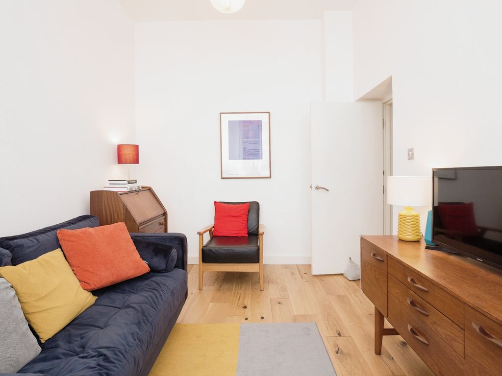 1 bed flat for sale in Newton Street, Manchester M1, £160,000