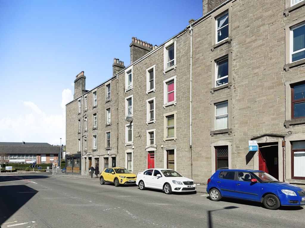 1 bed flat for sale in Strathmartine Road, Dundee DD3, £65,000