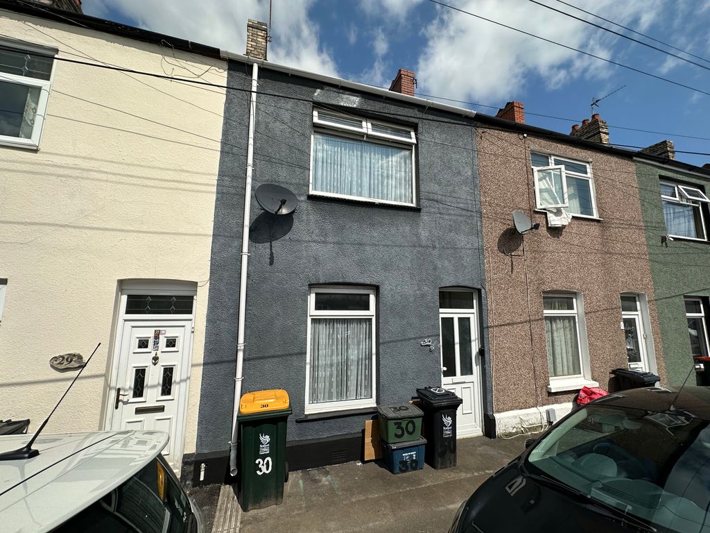 2 bed terraced house for sale in Bristol Street, Newport NP19, £159,000