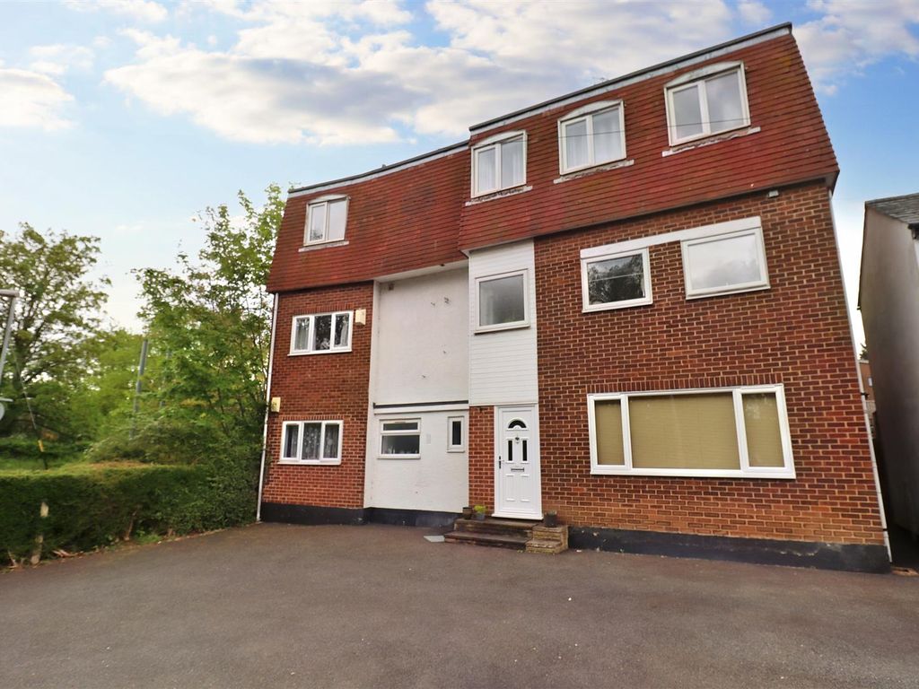 2 bed flat for sale in Notley Road, Braintree CM7, £150,000