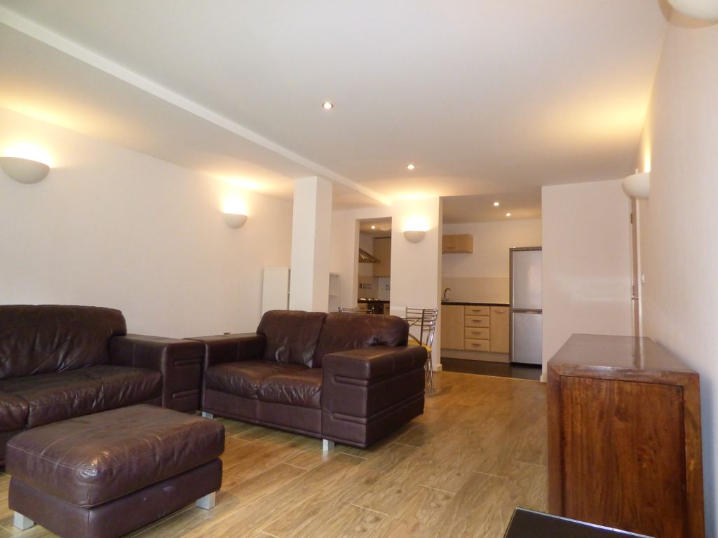 1 bed flat for sale in Moseley Road, Digbeth, Birmingham B12, £159,995