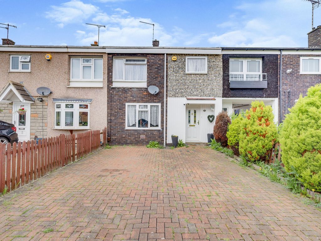 3 bed terraced house for sale in Audley Way, Basildon SS14, £325,000