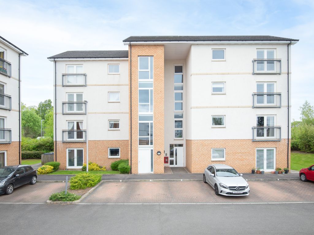 2 bed flat for sale in Leys Park Grove, Dunfermline KY12, £32,500