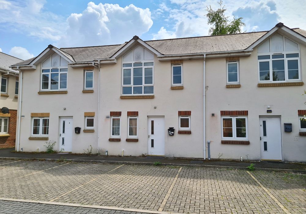2 bed terraced house for sale in Forest Mews, Southampton SO40, £220,000