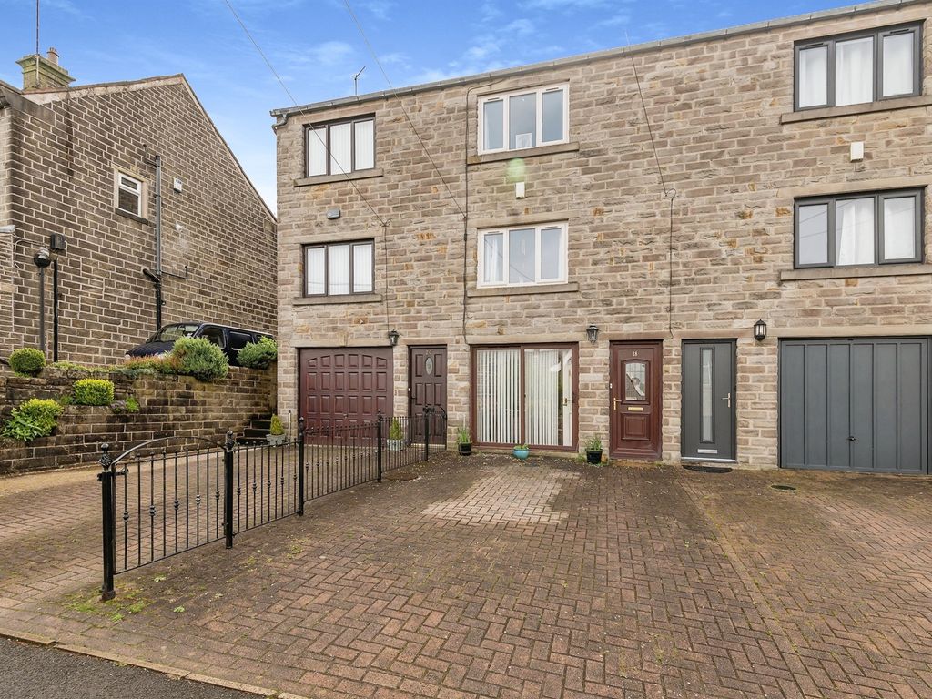 2 bed town house for sale in Town End Road, Holmfirth HD9, £190,000