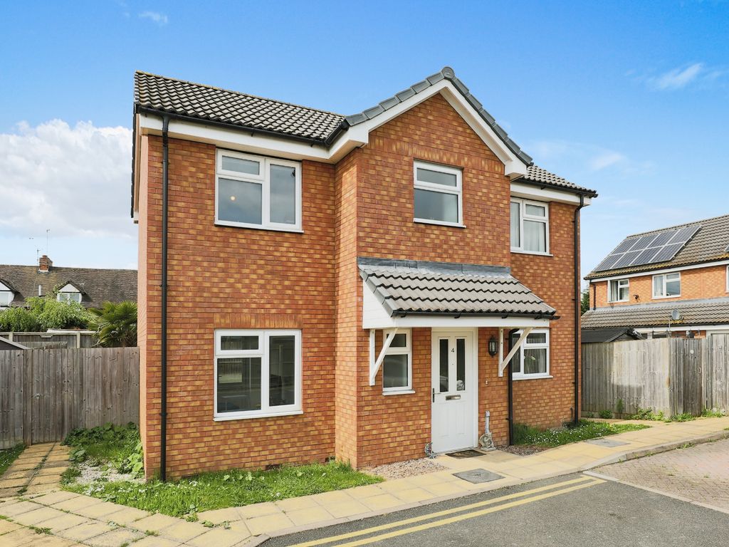 2 bed detached house for sale in Diamond Jubilee Court, Pershore WR10, £135,000