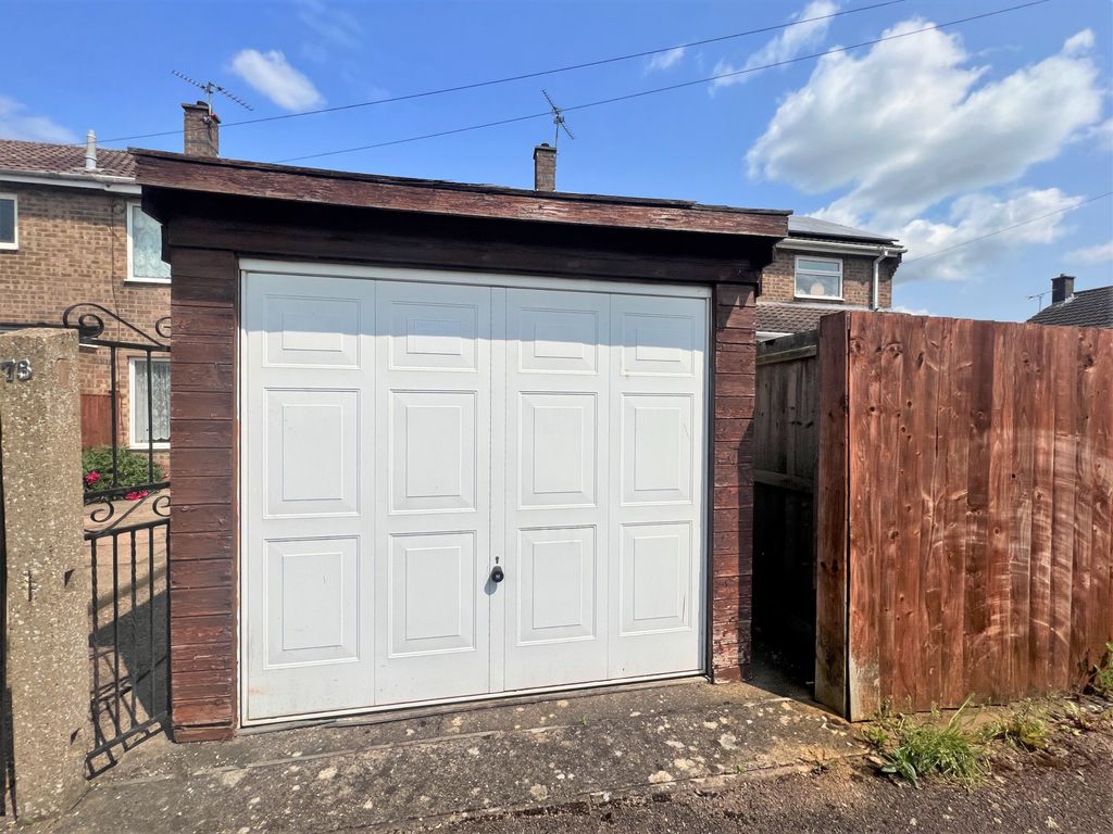 3 bed terraced house for sale in Hornsby Road, Grantham NG31, £160,000