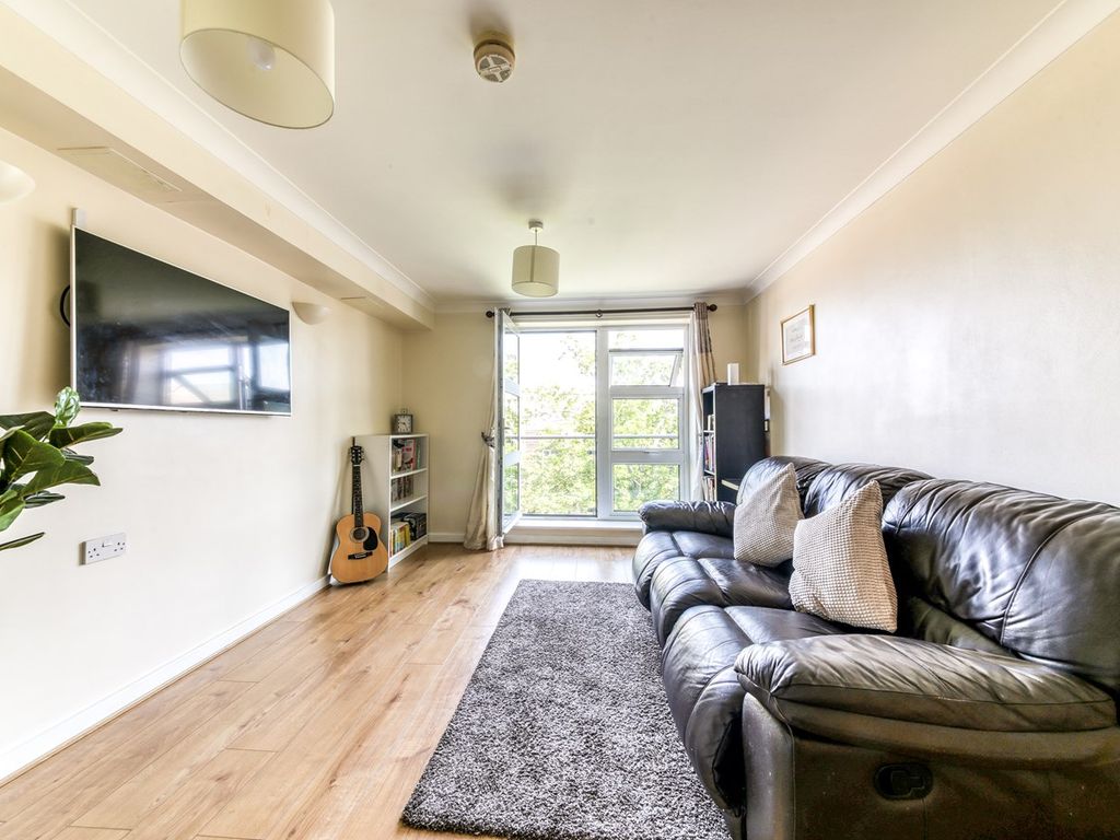 2 bed flat for sale in Campbell Road, Croydon CR0, £110,000