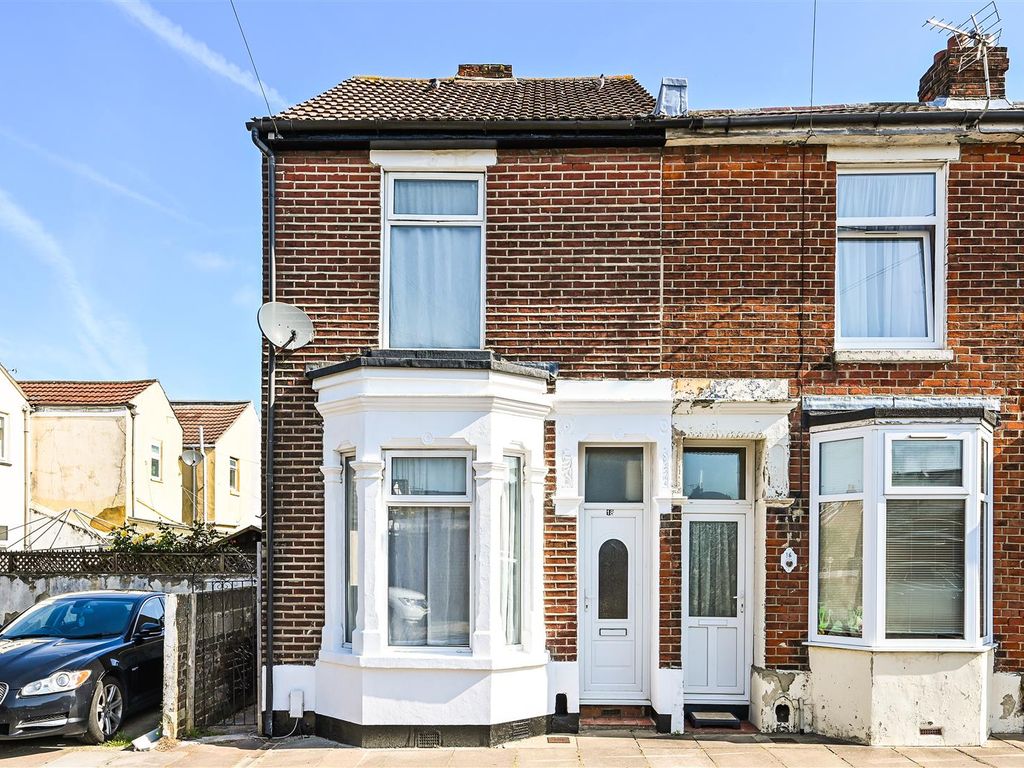 2 bed end terrace house for sale in Knox Road, Portsmouth PO2, £210,000