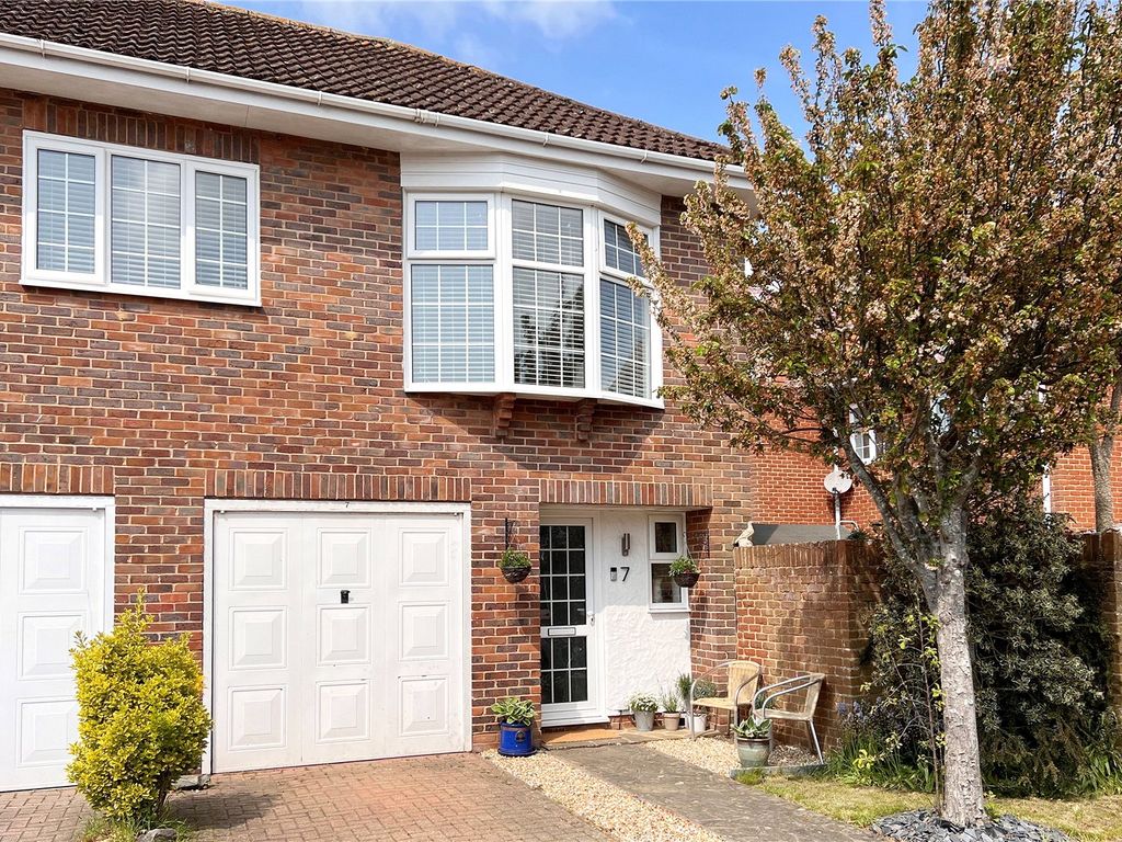 1 bed flat for sale in Sycamore Close, The Dell, Angmering, West Sussex BN16, £265,000