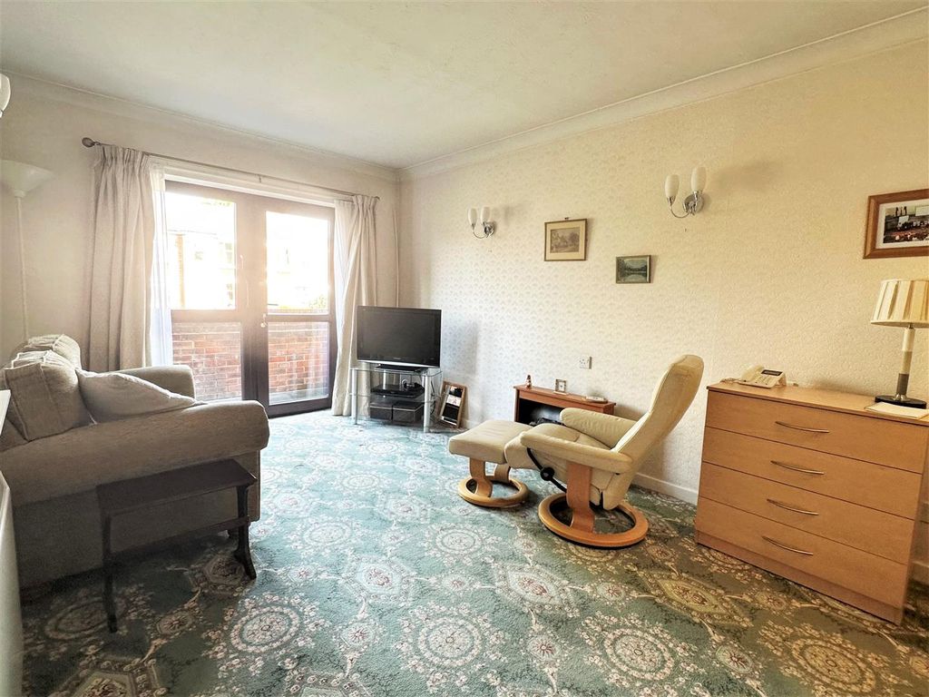 1 bed flat for sale in Dodsworth Avenue, York YO31, £79,950
