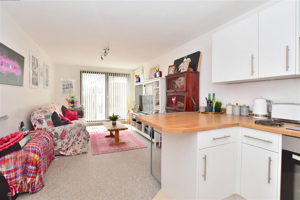 1 bed flat for sale in London Road, Brighton, East Sussex BN1, £210,000