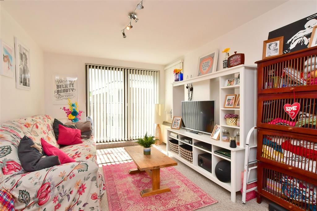 1 bed flat for sale in London Road, Brighton, East Sussex BN1, £210,000