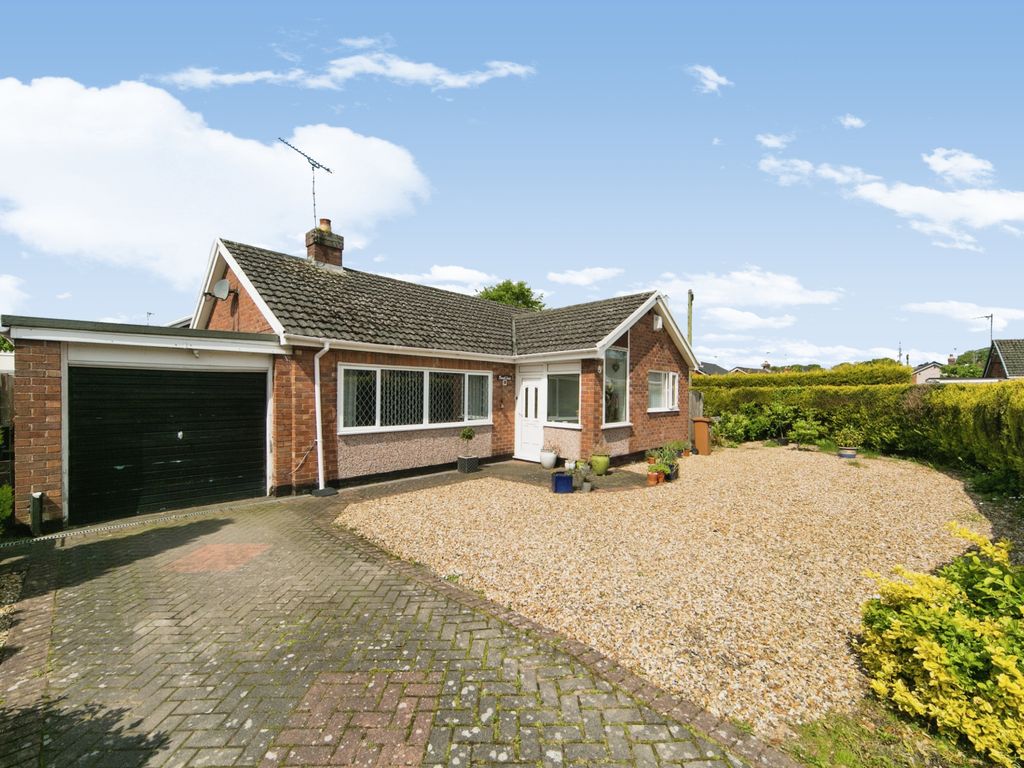 3 bed detached bungalow for sale in Wats Dyke Avenue, Mold CH7, £280,000
