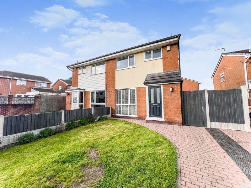 3 bed semi-detached house for sale in Somerton Road, Bolton BL2, £200,000