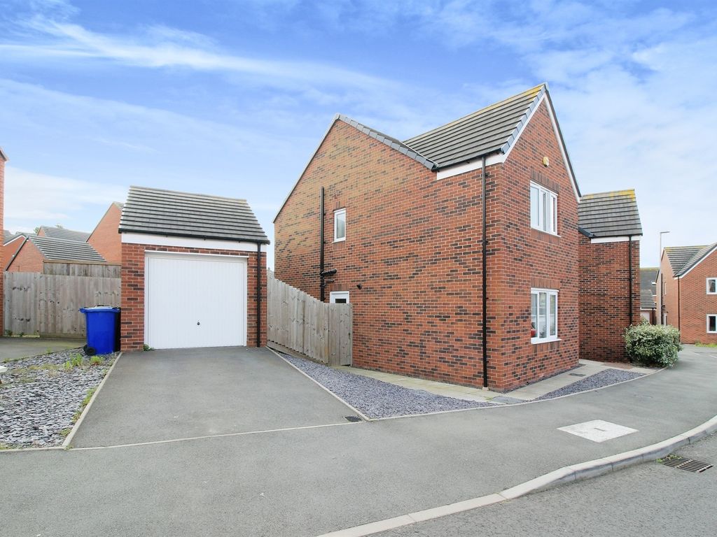 3 bed detached house for sale in Winding House Drive, Hednesford, Cannock WS12, £275,000