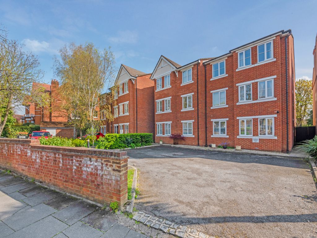 1 bed flat for sale in Blakesley Avenue, London W5, £200,000