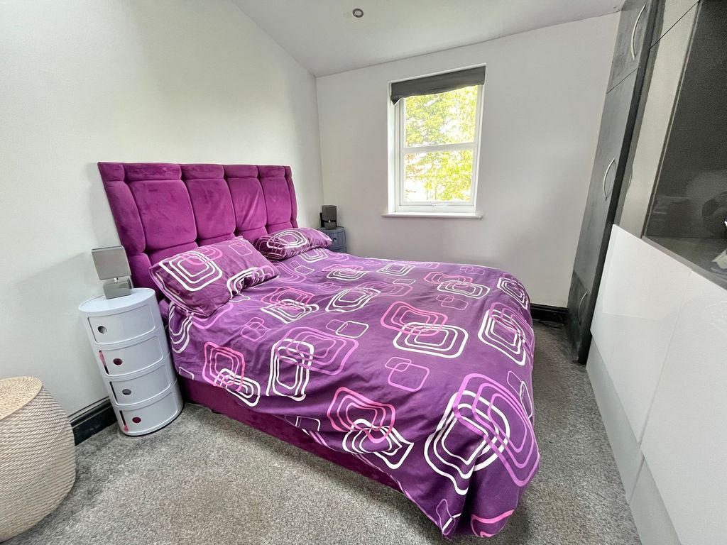 2 bed flat for sale in Abbotsford Road, Crosby L23, £160,000