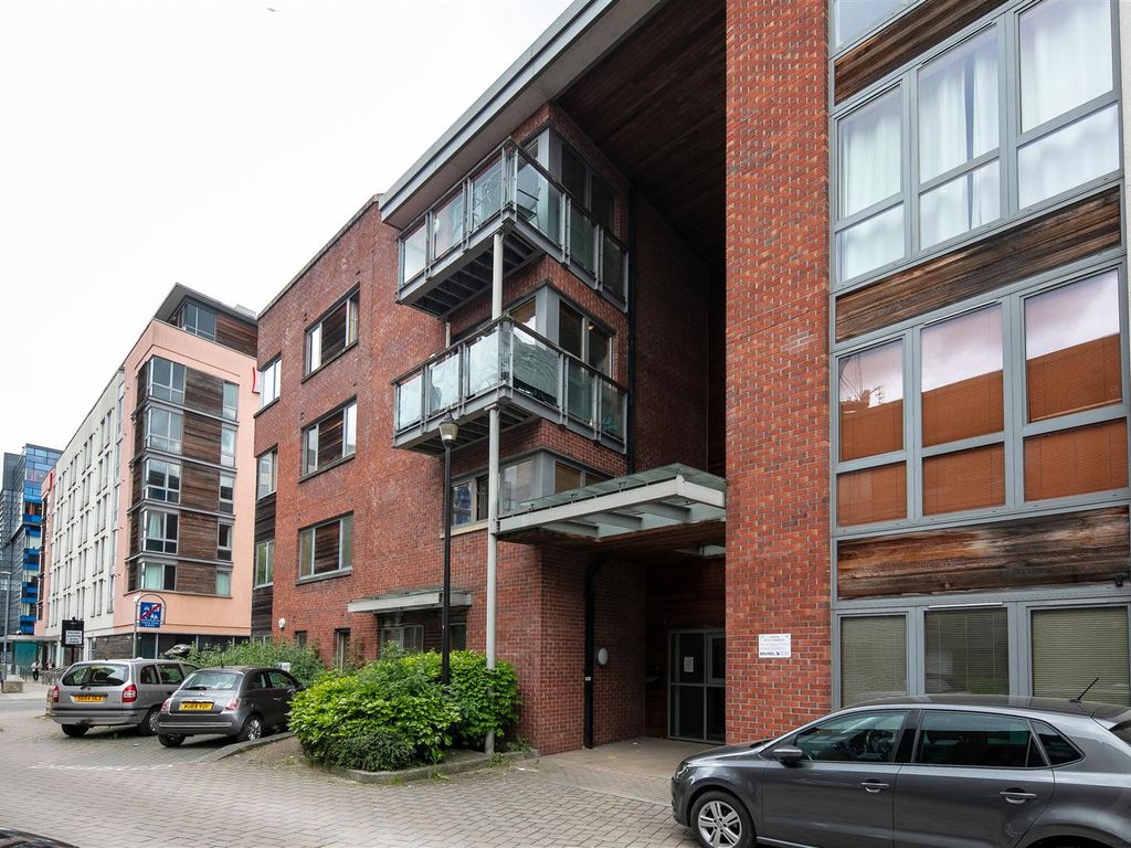 1 bed flat for sale in Chimney Steps, St. Philips, Bristol BS2, £189,950