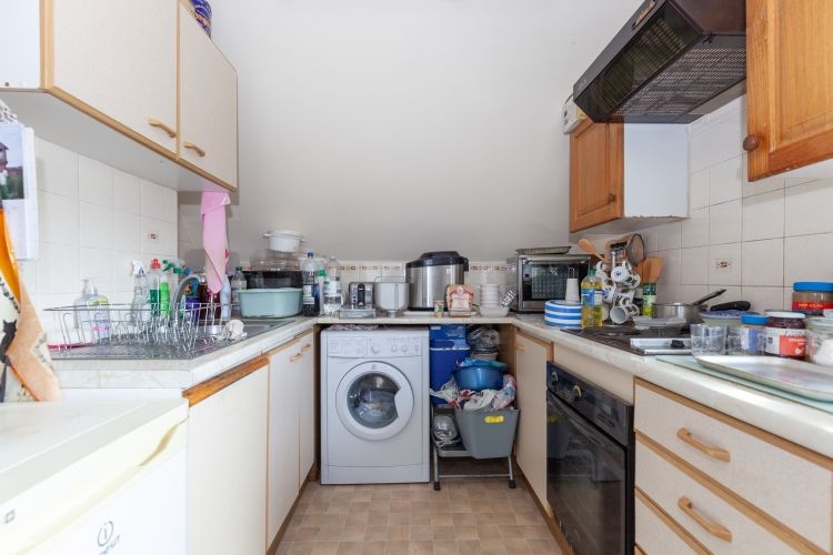 1 bed flat for sale in Lawton Avenue, Carterton OX18, £135,000