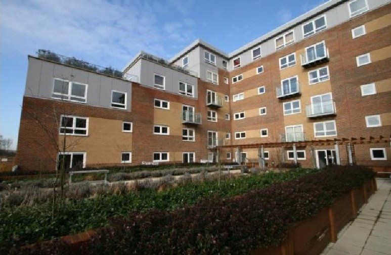 1 bed flat for sale in Cherrydown East, Basildon, Essex SS16, £181,000