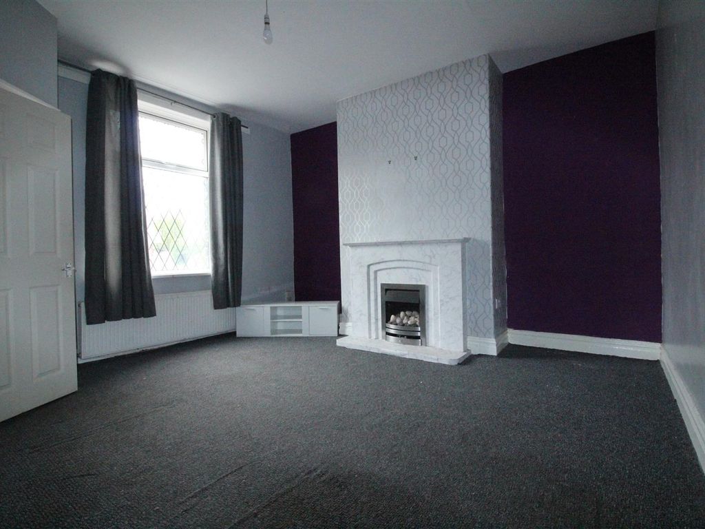 2 bed end terrace house for sale in North Road, Wibsey, Bradford BD6, £125,000