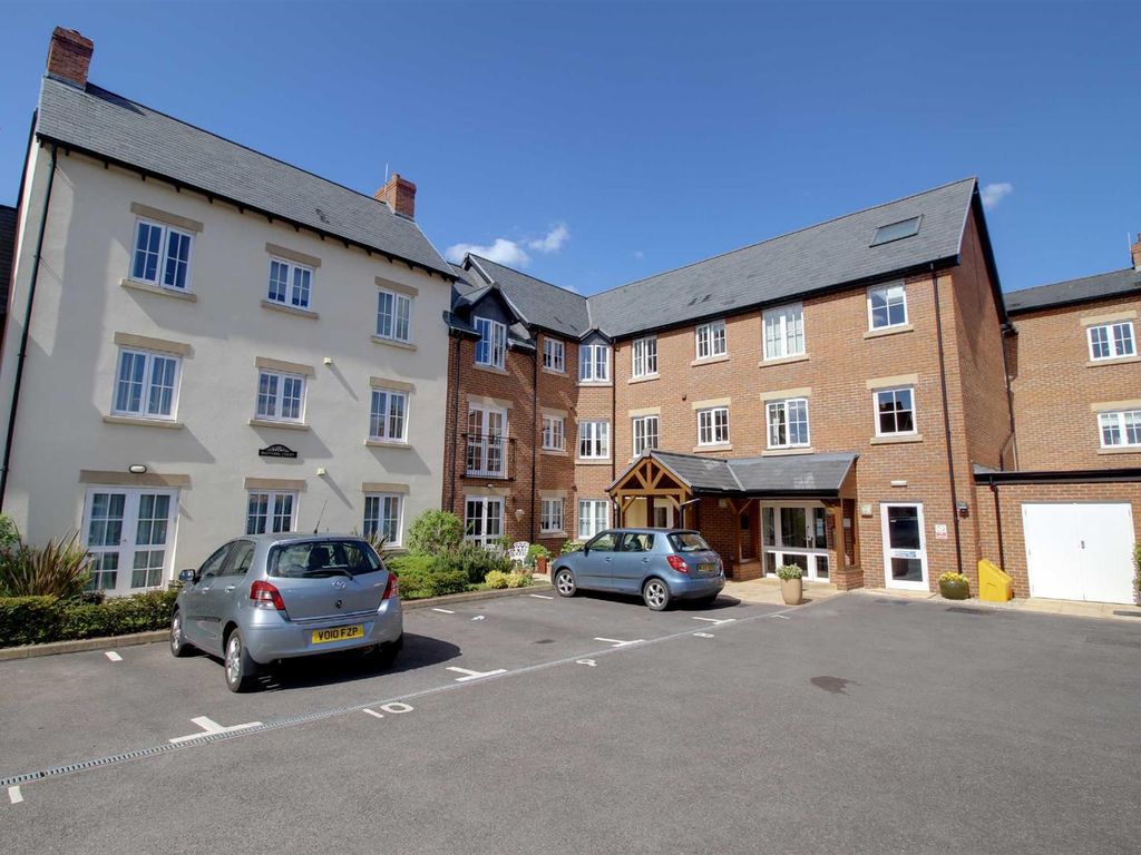 2 bed flat for sale in Daffodil Court, Newent GL18, £147,500