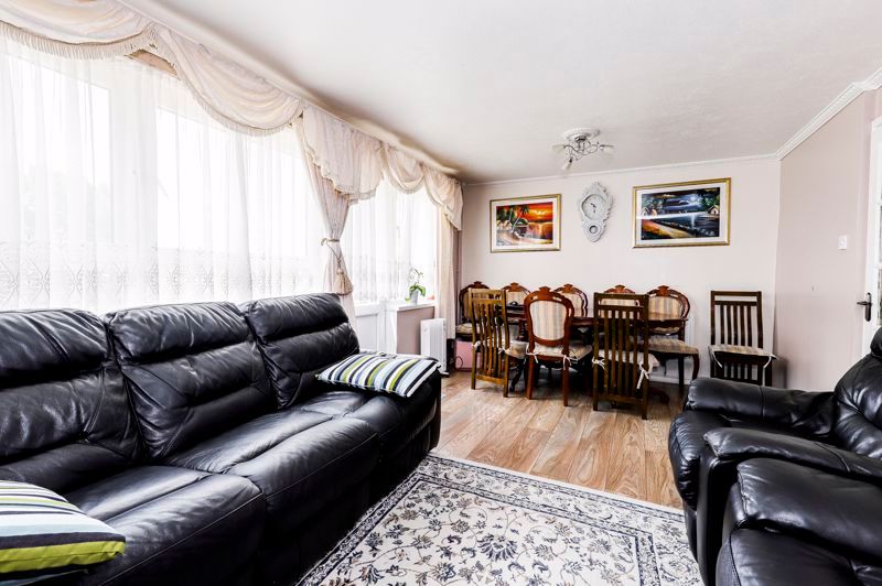 3 bed flat for sale in Cameron Close, London N18, £290,000