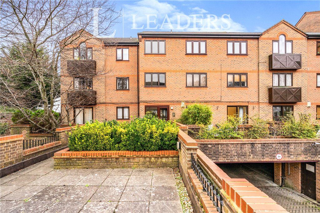 1 bed flat for sale in Stanhope Road, St. Albans, Hertfordshire AL1, £280,000