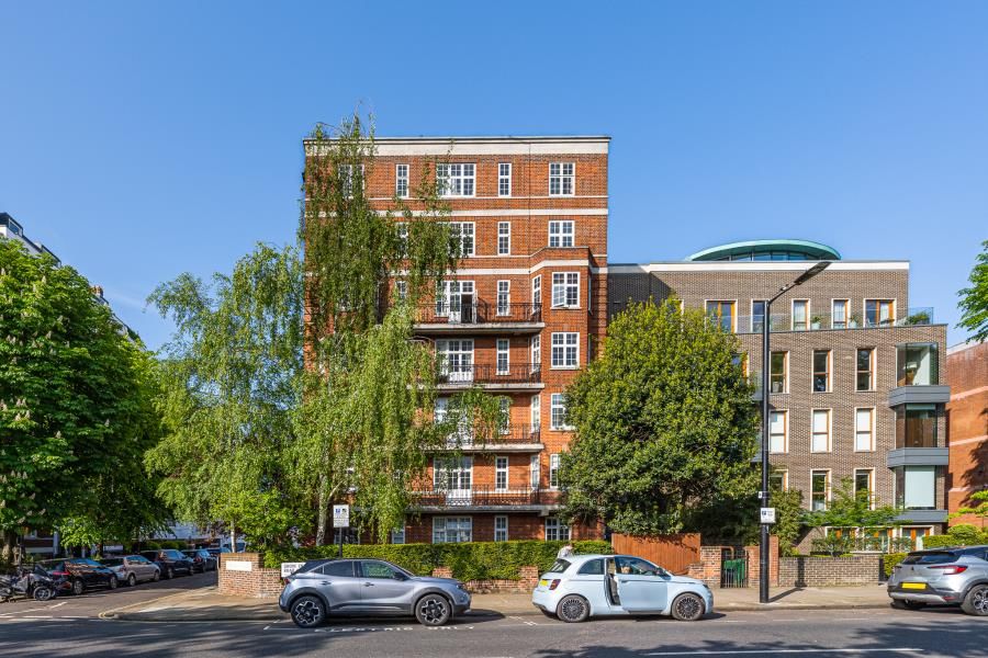 Studio for sale in Grove End Road, London NW8, £275,000