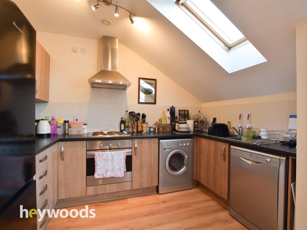 2 bed flat for sale in Crewe Road, Alsager, Stoke-On-Trent ST7, £125,000