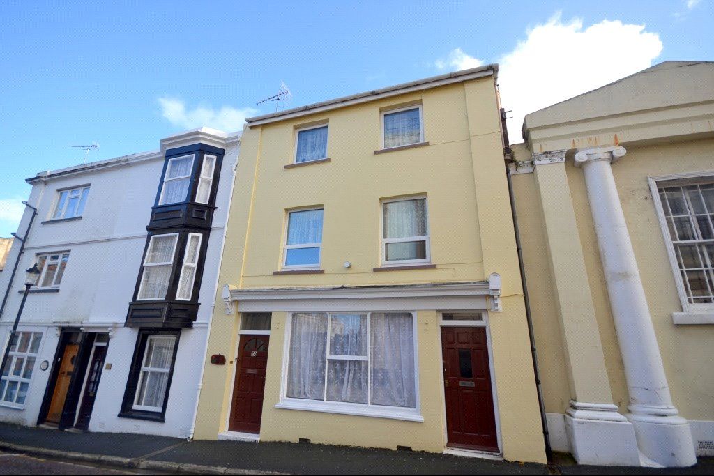 3 bed flat for sale in St. James Street, Ryde, Isle Of Wight PO33, £140,000