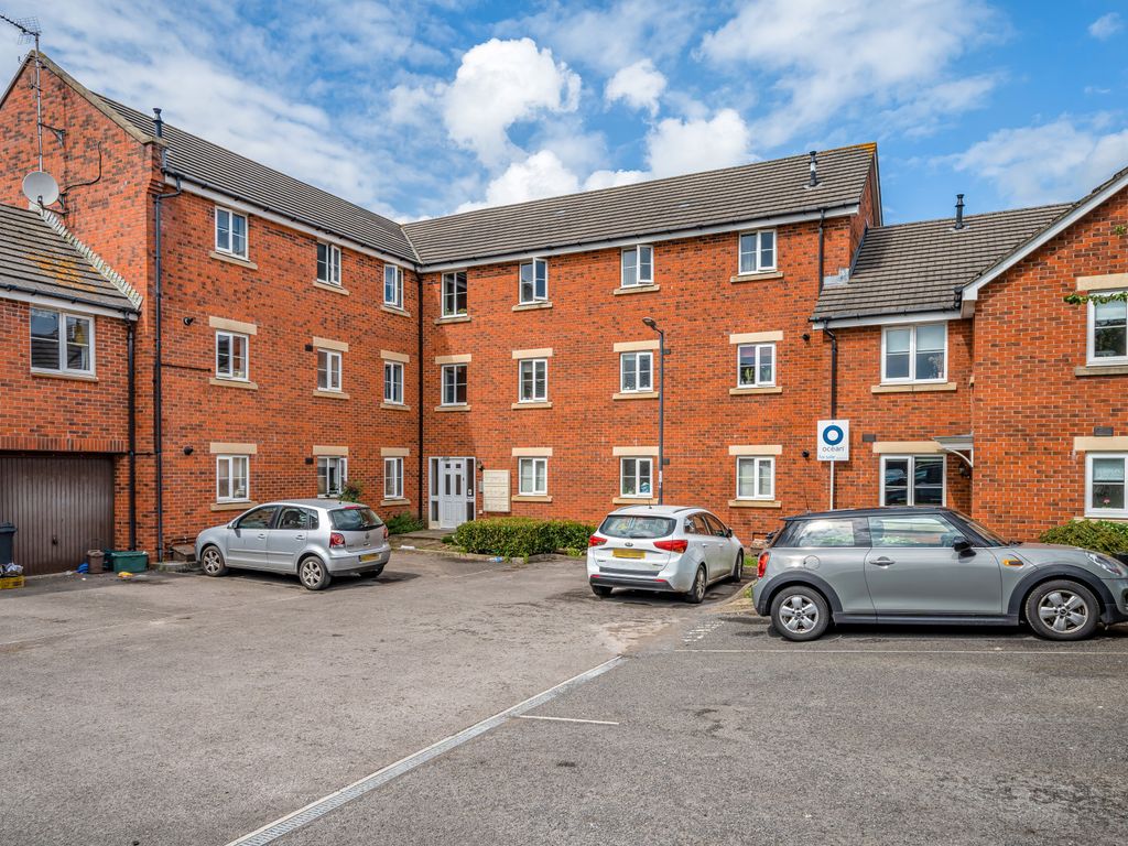 2 bed flat for sale in Amis Walk, Horfield, Bristol, Somerset BS7, £225,000