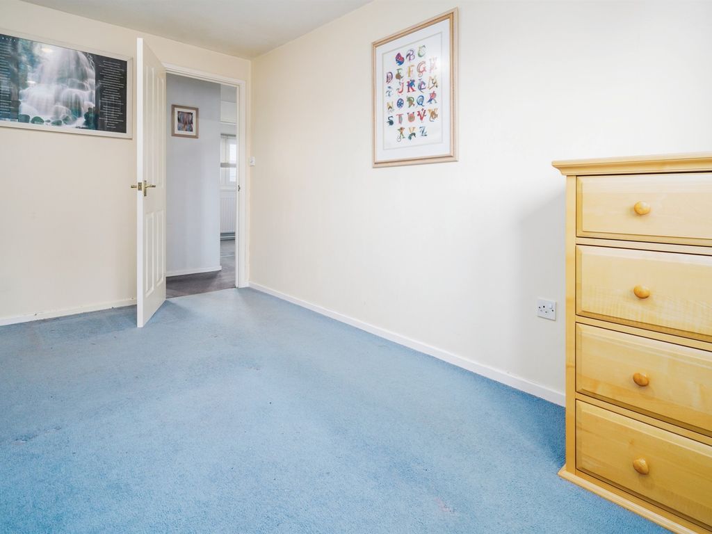 3 bed flat for sale in Wingate Way, St.Albans AL1, £250,000