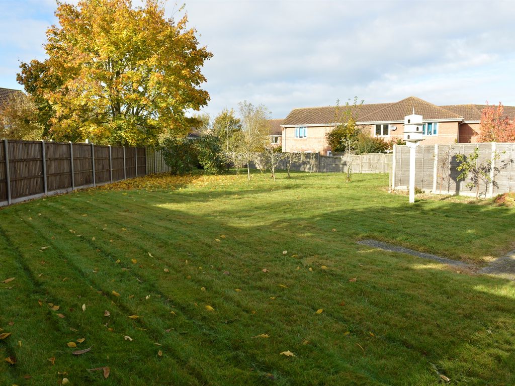 2 bed detached bungalow for sale in Springfields, Attleborough NR17, £248,000