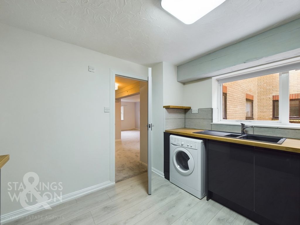 2 bed maisonette for sale in The Maltings, Staithe Road, Bungay NR35, £190,000