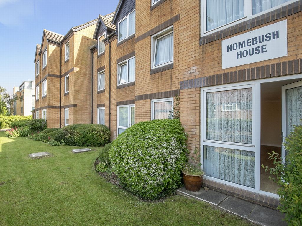 1 bed flat for sale in Homebush House, Kings Head Hill, Chingford E4, £105,000
