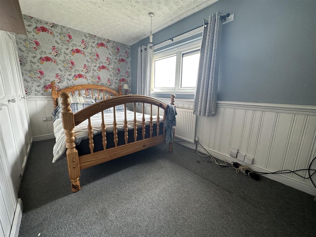 2 bed end terrace house for sale in Bewcastle Grove, Mowmacre Hill, Leicester LE4, £185,000