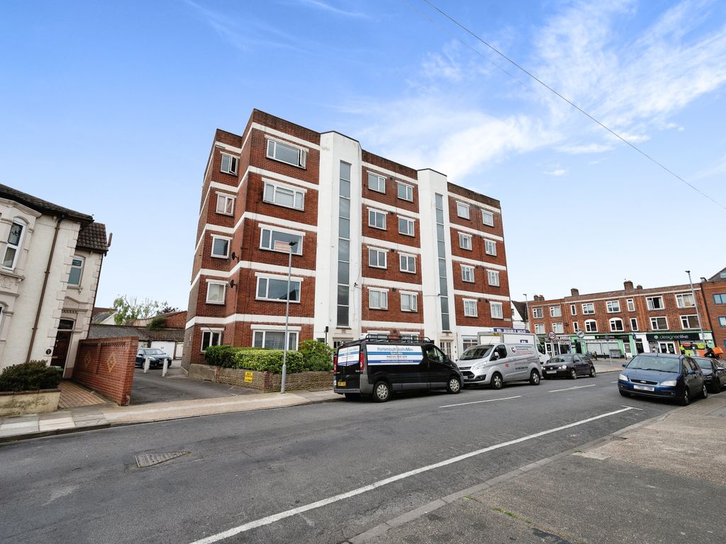 2 bed flat for sale in London Road, Portsmouth, Hampshire PO2, £150,000
