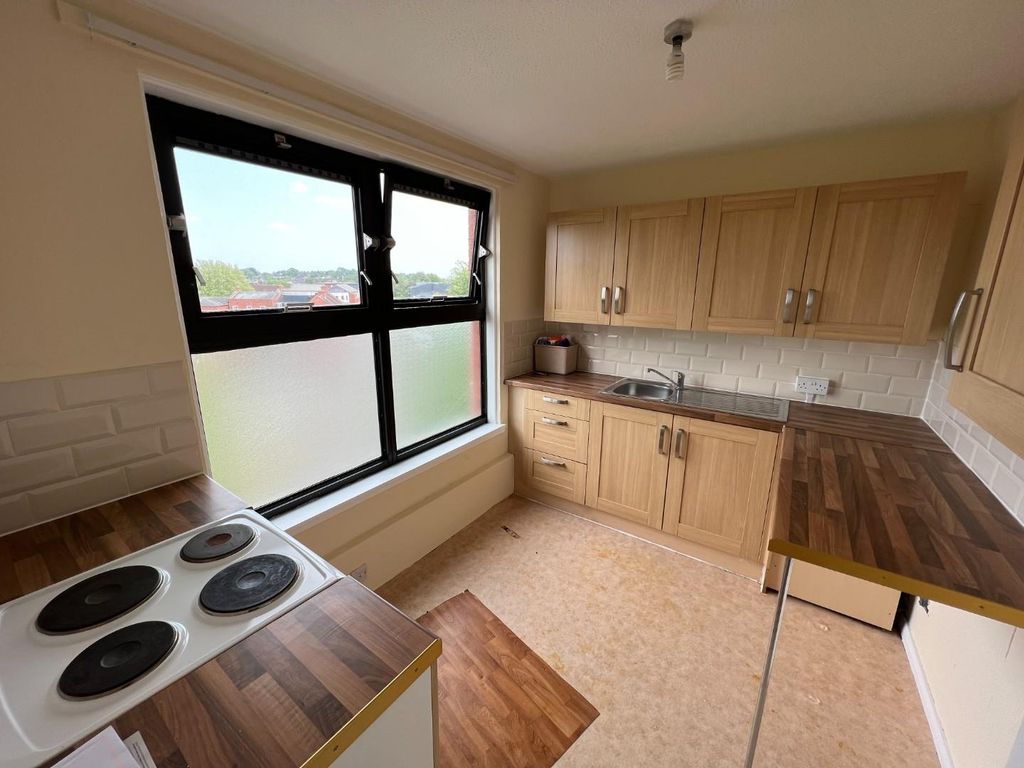 1 bed flat for sale in Lower Sandford Street, Lichfield WS13, £109,950