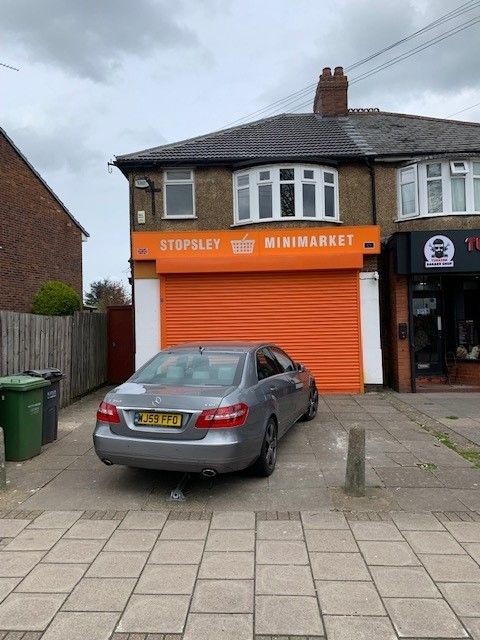 Retail premises for sale in Hitchin Road, Luton LU2, £375,000