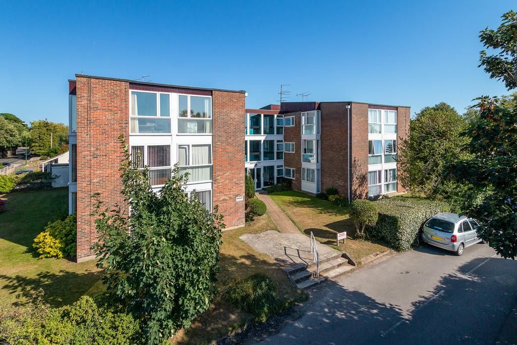 2 bed flat for sale in Shirlands Court, Sea Avenue, Rustington BN16, £230,000