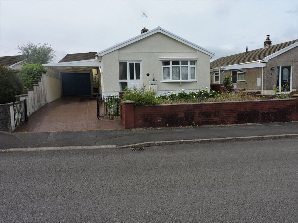 2 bed detached house for sale in Derlyn Park, Tycroes, Ammanford SA18, £195,000