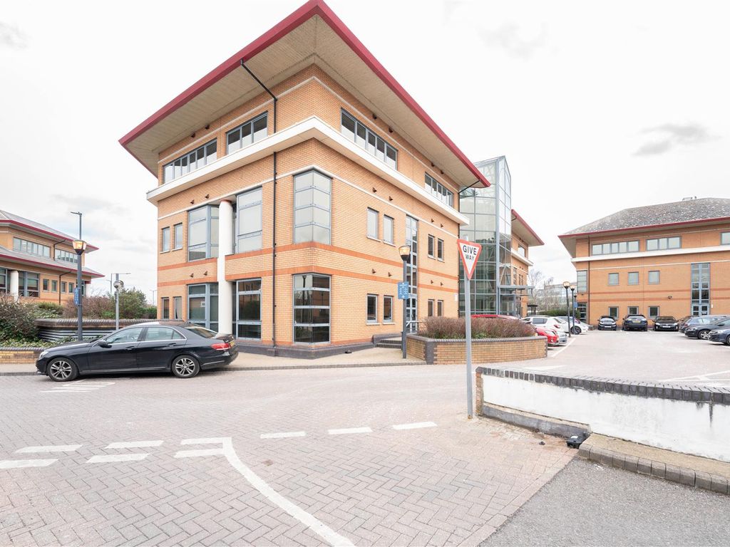 1 bed flat for sale in Mondial Way, Harlington, Hayes UB3, £210,000