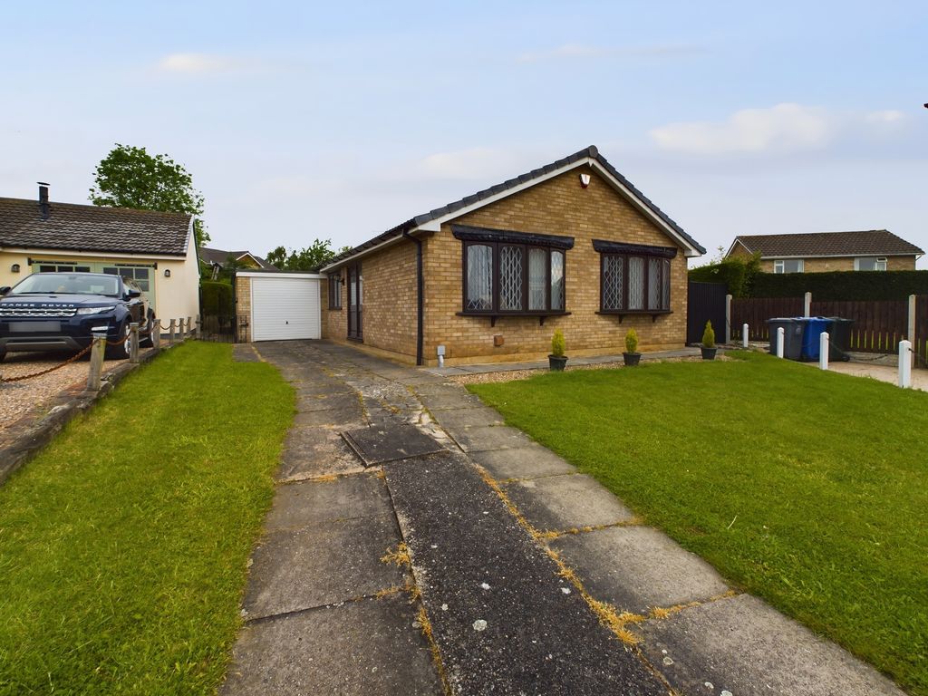 3 bed bungalow for sale in Spennithorne Road, Skellow, Doncaster DN6, £300,000