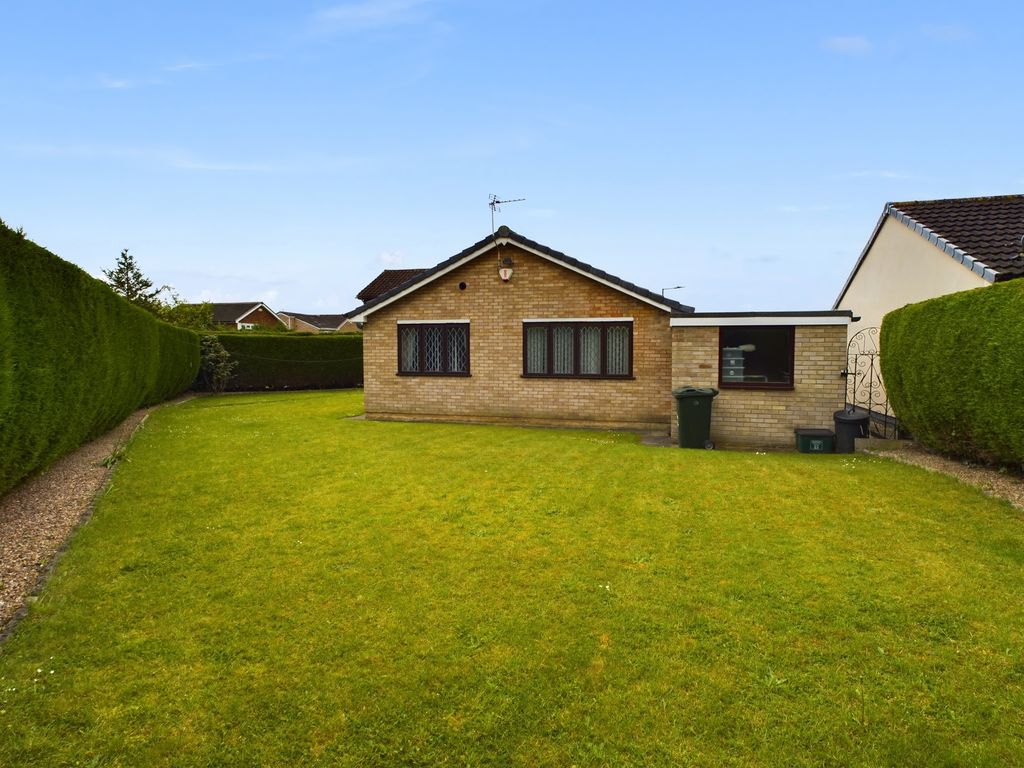 3 bed bungalow for sale in Spennithorne Road, Skellow, Doncaster DN6, £300,000