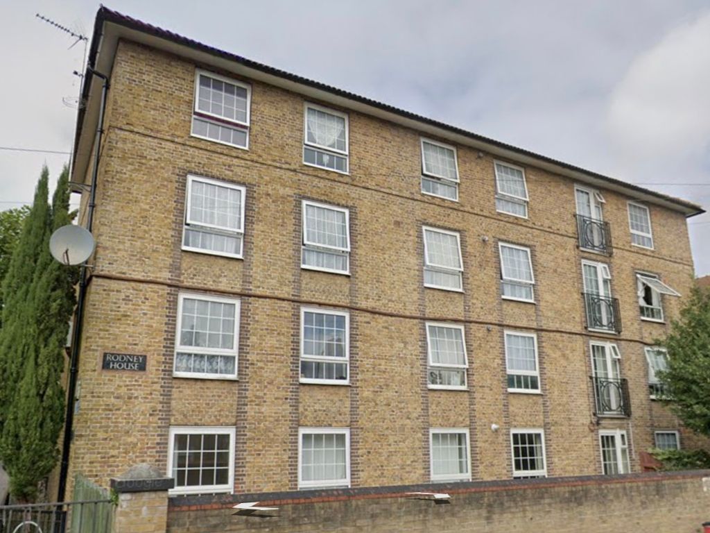 Studio for sale in Cahir Street, London E14, £295,000