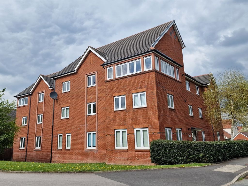 2 bed flat for sale in Rosefinch Road, West Timperley, Altrincham WA14, £220,000